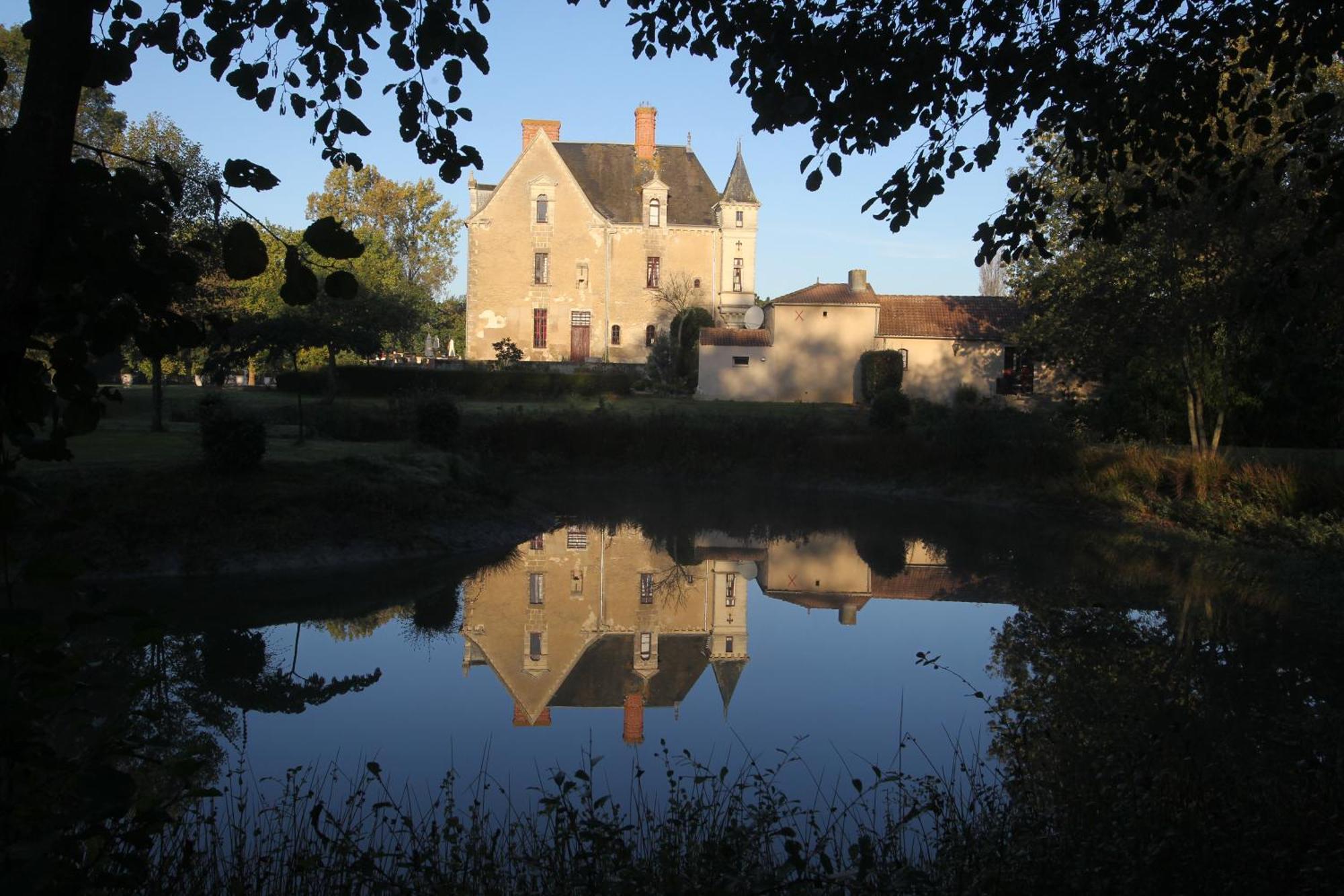 Chateau De La Verie Challans Buitenkant foto